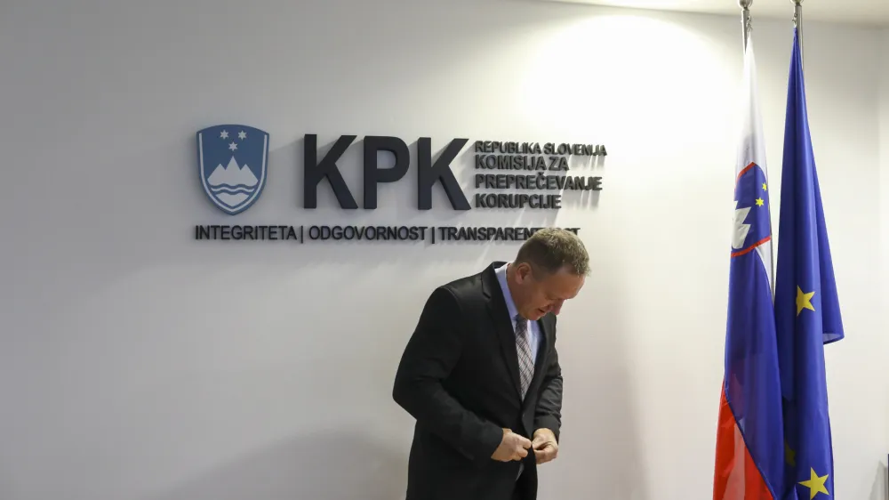 Nenaklonjenost vsakokratne politične oblasti do KPK in težnje po njeni ukinitvi so zadnji dve desetletji politična stalnica.