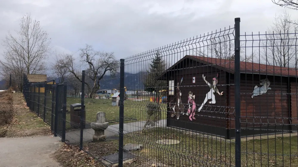 Letos bodo med drugim v celoti uredili park Pr' Čebelc na nekdanjem parkiri&scaron;ču nad železni&scaron;ko postajo Radovljica.