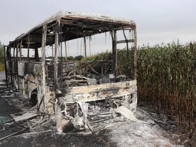 Osumljeni so avtobus najprej ukradli, ga odpeljali in zažgali v Hočah. &Scaron;kode je za 145 tisoč evrov.