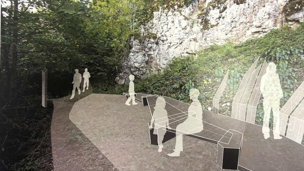 Zidovje Romanskega palacija, okoli katerega se odvijajo tudi poročni obredi in drugi protokolarni dogodki, je sanirano, celotna obnova bo končana do maja.