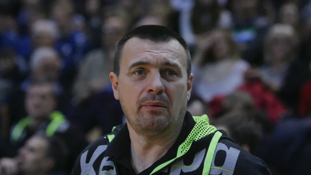 pomočnik selektorja mo&scaron;ke rokometne reprezentance Uro&scaron; &Scaron;ERBEC -<br><br><br>- rokomet - Slovenija - Hrva&scaron;ka - pripravljalna tekma, mo&scaron;ki:<br>- Slovenska mo&scaron;ka rokometna reprezentanca je v pripravljalni tekmi v Kopru premagala Hrva&scaron;ko z 32:17 <br><br><br>///FOTO: Luka Cjuha