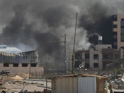An Israeli tank operates in Khan Younis during the Israeli ground operation, amid the ongoing conflict between Israel and the Palestinian Islamist group Hamas, in the southern Gaza Strip, January 25, 2024. REUTERS/Ibraheem Abu Mustafa