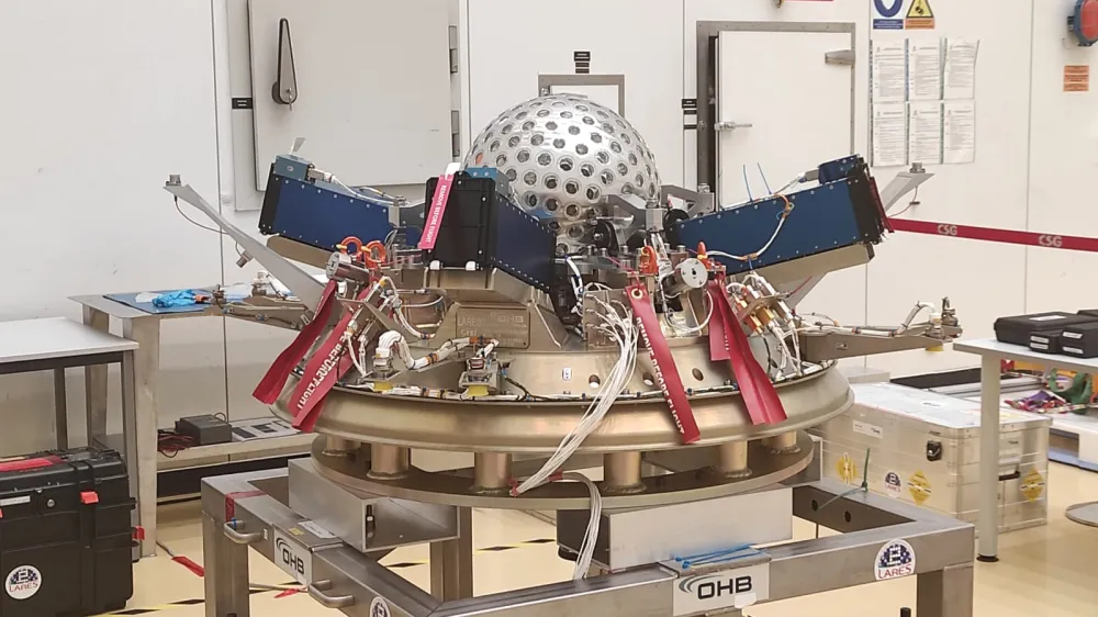 Maribor, FERI.<br>Nov slovenski satelit TRISAT-R.<br>Foto: FERI