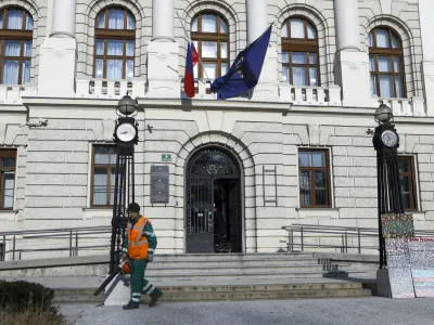 Na pravosodnem ministrstvu želijo zaradi pomanjkanja in starostne strukture sodnih izvedencev, tolmačev in cenilcev spremeniti pogoje za njihovo imenovanje.&nbsp;