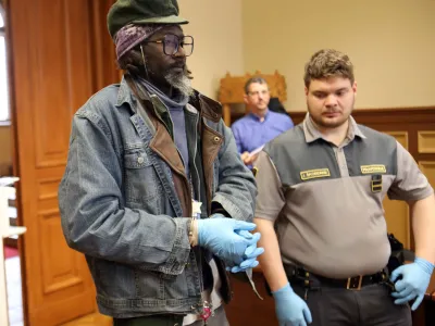 Obtoženi Coco Filip Faragala vztrajno zanika krivdo, čeprav se je njegov alibi že izkazal za neresničnega.&nbsp;