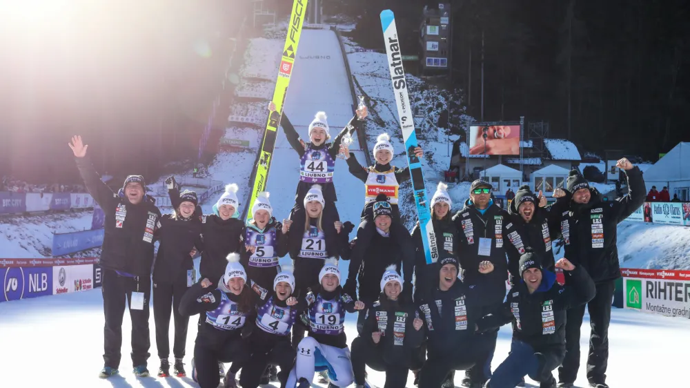 Celotna slovenska ekipa je navdu&scaron;ila na domačih tekmah svetovnega pokala na Ljubnem.