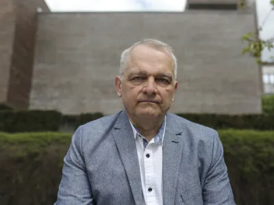 - 25.04.2022 &ndash; prof. dr. Alojz Ihan, specialist klinične mikrobiologije in imunologije<br> <br>//FOTO: Jaka Gasar<br>OPOMBA: ZA OBJEKTIV - INTERVJU - 2022