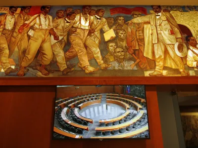 - poslanska dvorana - - 15.07.2015 - Državni zbor (DZ) - zadnji dan julijske seje pred parlamentarnimi počitnicami - poslanci so med drugim obravnavali novelo zakona o poklicnem in strokovnem izobraževanju in predlog spremembe zakona o subvencioniranju &scaron;tudentske prehrane ter razpravljali o podpori predlogu resolucije EP o evropski zavesti in totalitarizmu//FOTO: Tomaž Skale