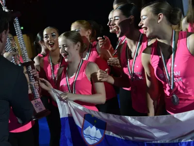 Plesni klub Ples Plus.