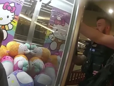 V avtomat z igračami ujet otrok, Avstralija