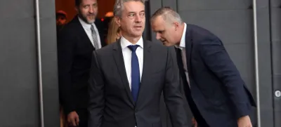 Robert Golob si je lastno varovanje omislil po zamisli svojega neformalnega svetovalca Miloša Njegoslava Milovića.
 