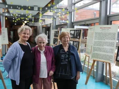 - Angelca Butenko, Lidija Livel, Vida Milo&scaron;ević Arnold.- 25.04.2023 &ndash; Dom starej&scaron;ih občanov DSO Fužine - stanovalci pripravili razstavo svojih spominov na vojno //FOTO: Bojan Velikonja