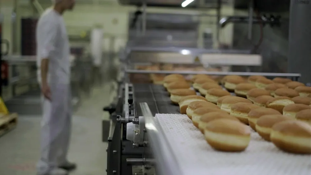 Iz avtomatizirane proizvodne enote v Kranju je v zadnjem letu dni pri&scaron;lo več kot 50 milijonov krofov, od tega so jih več kot polovico prodali v tujini. F Don Don