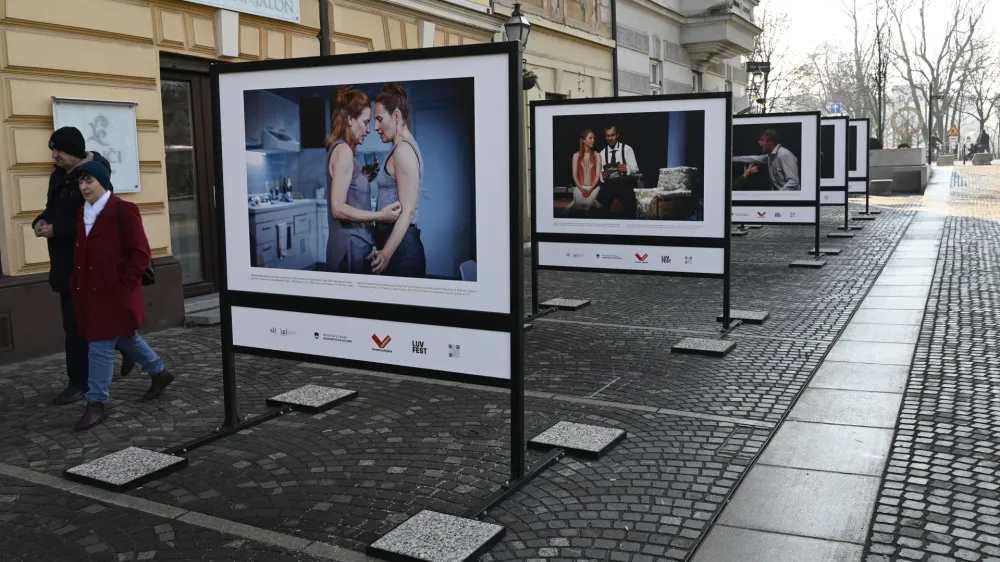 - 02.02.2024 &ndash; Fragmenti ljubezni, fragmenti v času, razstava na Gallusovem nabrežju. //FOTO: Nik Erik Neubauer