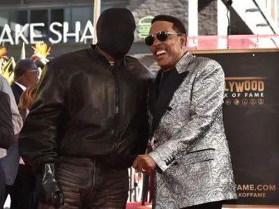 Kanye West (levo) je obiskal ceremonijo, na kateri je Charlie Wilson dobil svojo zvezdo na hollywoodski aleji slavnih. F instagram