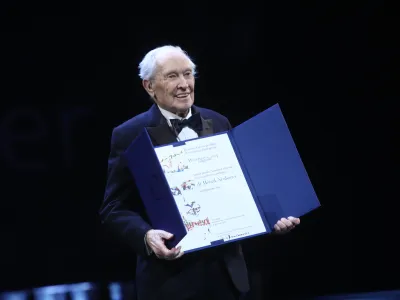 Pre&scaron;ernovi nagradi za življenjsko delo sta nocoj prejela Erika Vouk in Henrik Neubauer (na fotografiji).