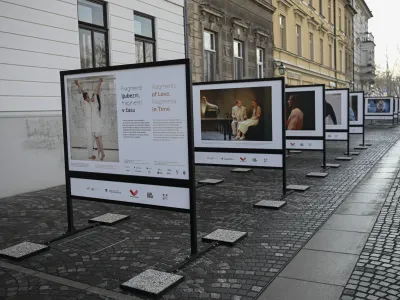 - 02.02.2024 &ndash; Fragmenti ljubezni, fragmenti v času, razstava na Gallusovem nabrežju. //FOTO: Nik Erik Neubauer