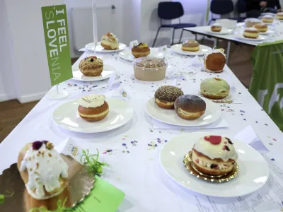 Med inovativnimi krofi so ponovno največ pozornosti komisije vzbudili krofi z različnimi polnili.&nbsp;