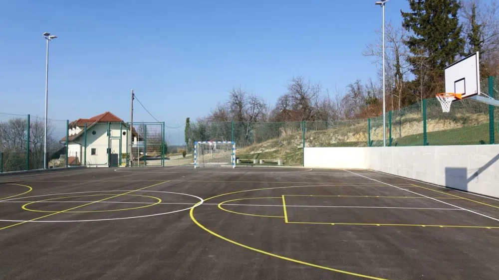 Igri&scaron;če na Veliki Ilovi Gori že s svojo končno podobo