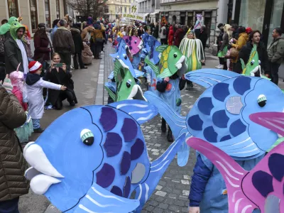 - 10.02.2024 - Zmajev sprevod - ma&scaron;kare, pust, Ljubljana //FOTO: Jaka Gasar