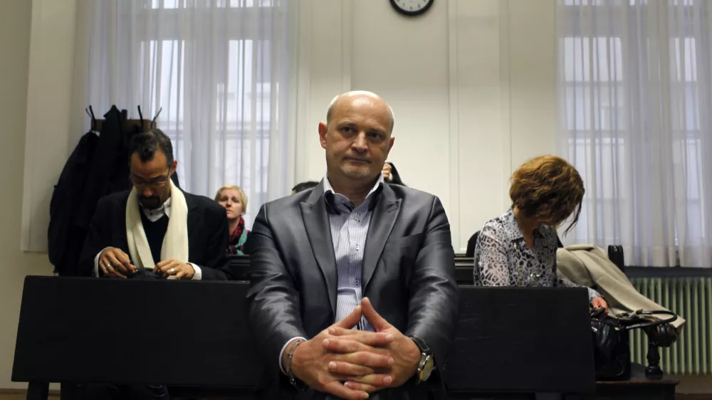 podkupljivi celjski sodnik Milko &Scaron;koberne- sojenje celjskemu sodniku Milku &Scaron;kobernetu zaradi jemanja podkupnine v zameno za odpravo pripora in mednarodne tiralice Esadu Čehajiću//FOTO: Jaka Gasar