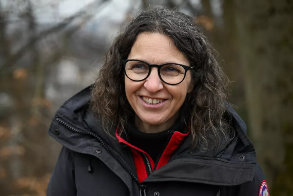 dr. Lena Marion, vodja oddelka za arboristiko v podjetju TISA- 27.02.2024 &ndash; Krajinski park Tivoli &ndash; sečnja oslabljenih in bolnih dreves na območju Podrožni&scaron;ke poti v Krajinskem parku Tivoli, Rožnik in &Scaron;i&scaron;enski hrib //FOTO: Nik Erik Neubauer