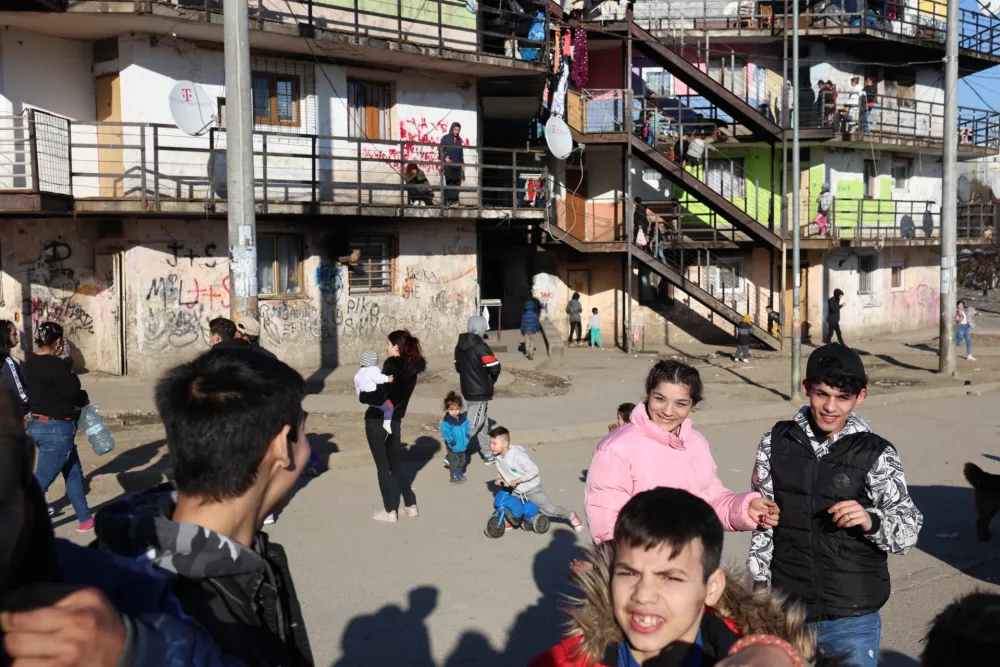 - februar 2024 - Lunik IX, romsko naselje, kjer živijo najsiroma&scaron;nej&scaron;i ljudje. Ko&scaron;ice, Slova&scaron;ka- romi, cigani, rev&scaron;čina, siroma&scaron;tvo, geto //FOTO: Jaka GasarOPOMBA: ZA OBJEKTIV - REPORTAŽA