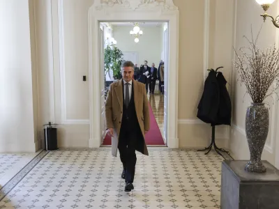 Robert Golob- 30.01.2024 &ndash; srečanje o dolgoročni rabi jedrske energije v Sloveniji, ki ga pripravlja predsednik vlade Robert Golob, udeležila se ga bo predsednica republike Nata&scaron;a Pirc Musar, med povabljenimi pa so tudi predsednica DZ Ur&scaron;ka Klakočar Zupančič, predsednik DS Marko Lotrič, predsedniki parlamentarnih strank ter poslanca madžarske in italijanske narodne skupnosti //FOTO: Jaka Gasar