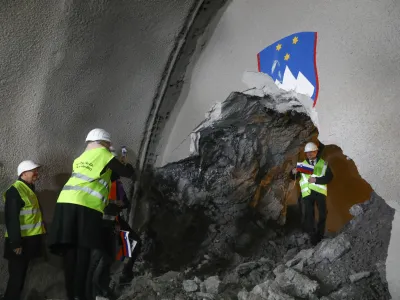 18.3.2024 - predor Karavanke - dogodek ob preboju vzhodne cevi avtocestnega predora Karavanke, nagovor bo imel predsednik vlade Robert Golob, dogodka se bo udeležila tudi ministrica za infrastrukturo Alenka Bratu&scaron;ekFoto: Luka Cjuha