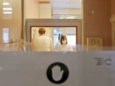 Tipično področje varnostnih incidentov, o katerem v Sloveniji že predolgo molčimo, so bolni&scaron;nične okužbe, opozarjajo v Zvezi organizacij pacientov. Fotografija je simbolična. Foto: Bojan Velikonja&nbsp;