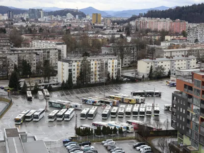 - remiza LPP - <br><br>- 18.01.2024 &ndash; Stanovanjska soseska Kvartet, Cesta Ljubljanske brigade v Ljubljani &Scaron;i&scaron;ka - kompleks &scaron;tirih 15-nadstropnih stolpnic - ogled stanovanj in zunanjih povr&scaron;in - novogradnja<br> <br>//FOTO: Jaka Gasar