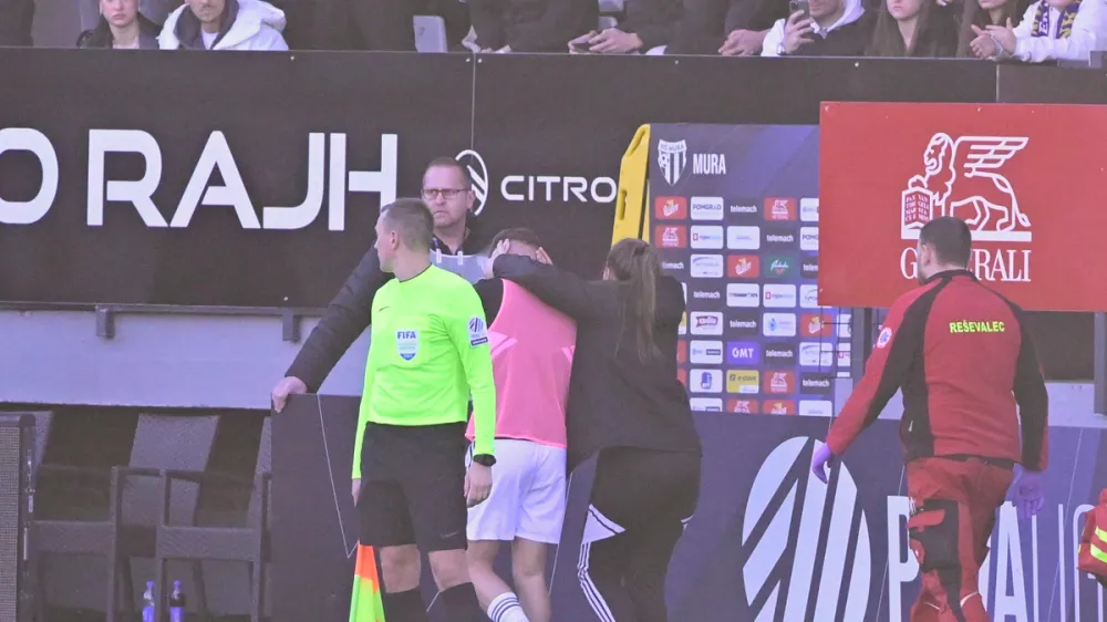 Murska Sobota - nogomet - N&Scaron; Mura in NK Maribor - Viole - incident