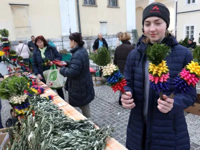 21.03.2024 - prodaja butaric, tržnicaFoto: Tomaž Skale 