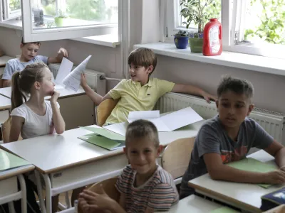 Ravnatelji ugotavljajo, da trenutni sistem dela z učenci priseljenci, ki jih je vse več, ni ustrezen. Fotografija je simbolična.