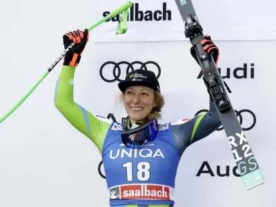 Ilka &Scaron;tuhec je v finalu svetovnega pokala v alpskem smučanju z drugim mestom v smuku dosegla najbolj&scaron;o slovensko uvrstitev sezone.&nbsp;