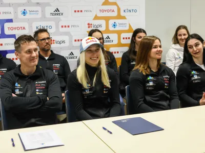 Janja Garnbret, slovenska &scaron;portna plezalka28.03. 2024 - novinarska konferenca, slovenska članska in mladinska reprezentanca v &scaron;portnem plezanju Planinska zveza SlovenijeFOTO: Luka Cjuha