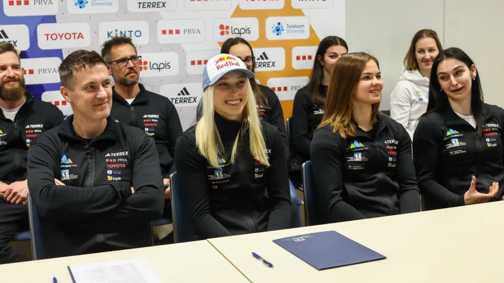 Janja Garnbret, slovenska &scaron;portna plezalka28.03. 2024 - novinarska konferenca, slovenska članska in mladinska reprezentanca v &scaron;portnem plezanju Planinska zveza SlovenijeFOTO: Luka Cjuha