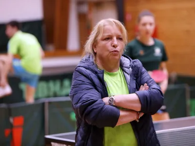 Andreja Ojster&scaron;ek Urh, selektorka mo&scaron;ke reprezentance <br><br>- 27.10.2023 &ndash; Namiznoteni&scaron;ka zveza Slovenije &ndash; obisk Vladimirja Samsonova - namizni tenis - namiznoteni&scaron;ka reprezentanca &ndash; trening v &scaron;portni dvorani Z&Scaron;D Krim na Galjevici <br><br>//FOTO: Tomaž Skale<br>