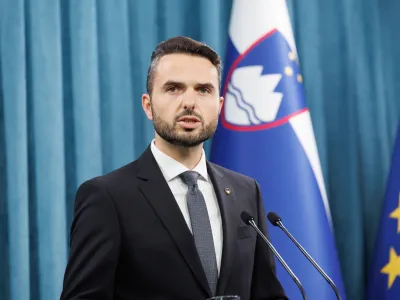 Ljubljana, vlada.<br>Novinarska konferenca po posvetu vodij parlamentarnih strank, ki ga je gostil predsednik vlade Robert Golob.<br>Predsednik poslanske skupine NSi Matej Tonin.