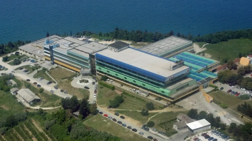 Posnetek bolni&scaron;nice Izola od zgoraj