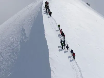 ED-NOVICE IZ EVROPE-2_Mojca Miklavcic in Tanja Spanic v Zermattu