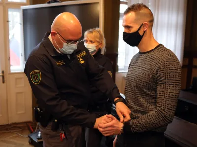 Potem ko je bil Ale&scaron; Zupančič zaradi droge obsojen na 12 let in pol zapora, se bo moral zagovarjati &scaron;e v zvezi z eno obtožnico. Foto: Jaka Gasar&nbsp;