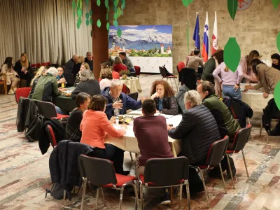 V sklopu posveta so občani razpravljali o zelenih povr&scaron;inah v Kranju. Foto: MOK