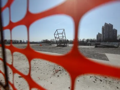 Družba MG Mind je razmi&scaron;ljala o gradnji outlet nakupovalnega centra pod &scaron;portnim parkom Stožice. Foto: Luka Cjuha&nbsp;