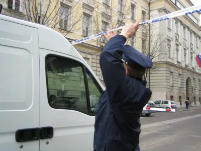 Posebna enota psi mariborsko sodi&scaron;če bomba grožnja<br>opomba: samo za objavo v Diretku