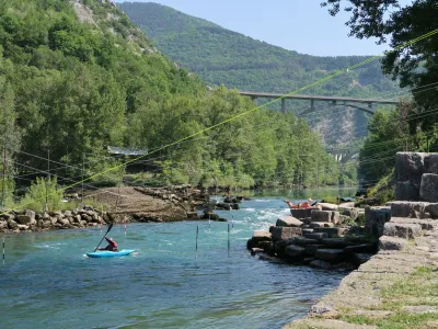Soča, Solkan, stari jez, neuradno kopali&scaron;če, kajak