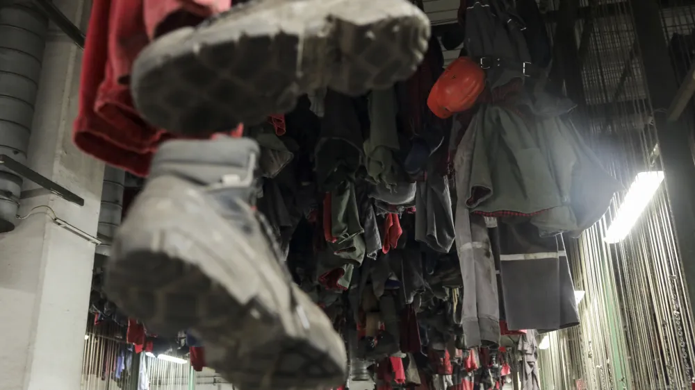 Zapiralna dela v Premogovniku Velenje (na fotografiji) bodo predvidoma trajala &scaron;e 15 let po zaključku izkopa premoga. Koliko ljudi bo ostalo zaposlenih, na ministrstvih niso znali oceniti. Foto: Jaka Gasar&nbsp;