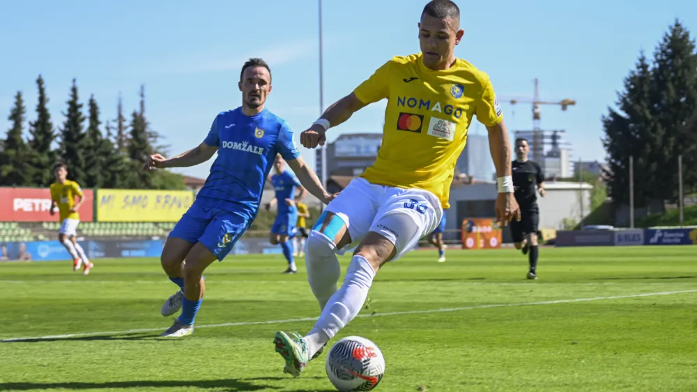 Jakoslav StankovićTilen Klemenčič- 7.04.2024 &ndash; nogomet - Bravo &ndash; Domžale, Prva liga Telemacha //FOTO: Nik Erik Neubauer 