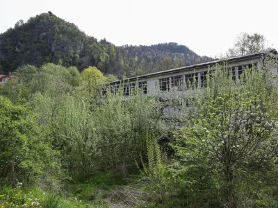 V sredi&scaron;ču Kamnika, na degradiranem območju nekdanjega industrijskega obrata Utok, načrtujejo objekt s 53 stanovanji.