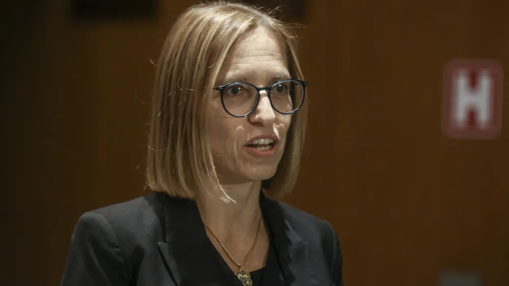 V mediacijo so polagali velike upe, je zatrdila ministrica za zdravje Valentina Prevolnik Rupel. Predsednik Fidesa Damjan Polh na drugi strani ocenjuje, da vlada trmasto vztraja pri svojih izhodi&scaron;čih in se noče premakniti.&nbsp;